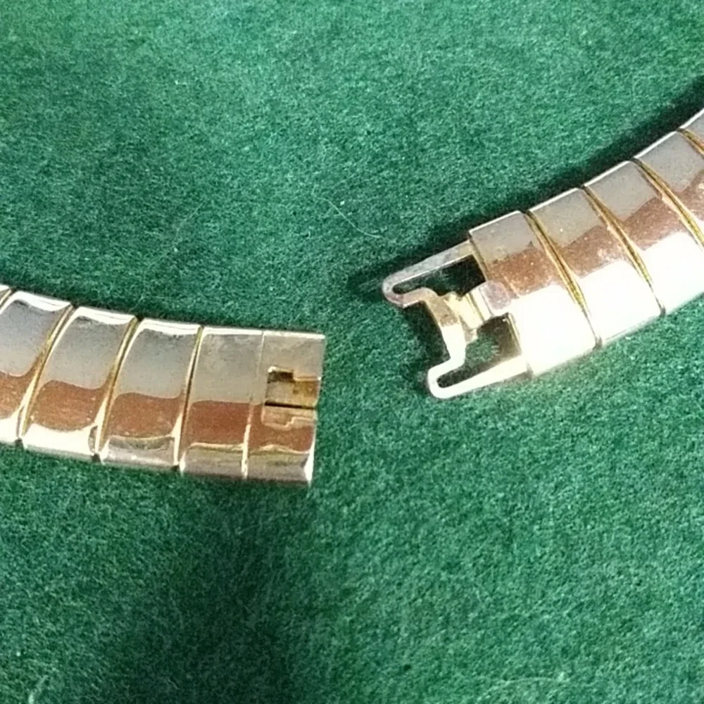 Goldtone panel necklace - Picture 4 of 4